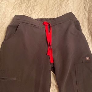 Figs Yola skinny scrub pant in charcoal XXS